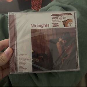 SEALED TAYLOR SWIFT MIDNIGHTS BLOOD MOON CD